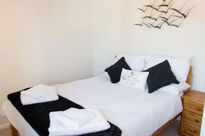 Quayside Cottage, Hoveton - Host & Stay