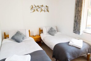 Quayside Cottage, Hoveton - Host & Stay