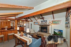 Living Room (2)