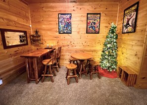 Bar in Den | Christmas Ready