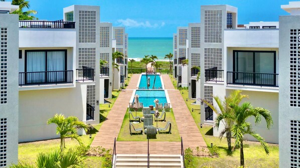 VISTA PISCINA E MAR
