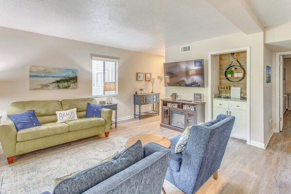 Calabash Vacation Rental | 2BR | 2BA | 880 Sq Ft | Stairs Required