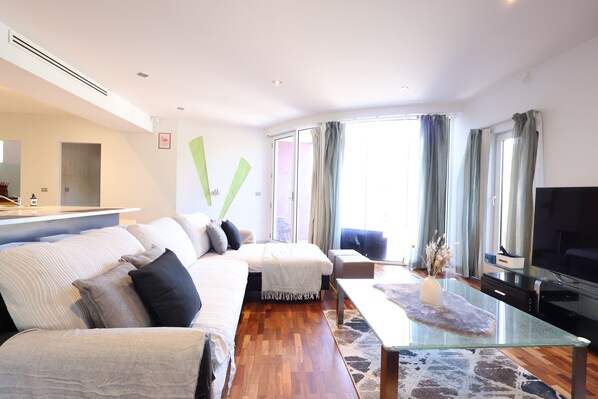 living room (1)