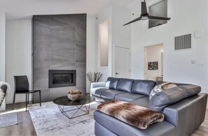 Sleek Mountain Retreat at its finest!
Queen Sofa Bed with a memory foam mattress and a powder room.