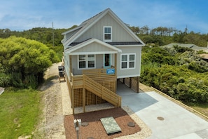 SNH174: Twisted Pelican | Front Exterior