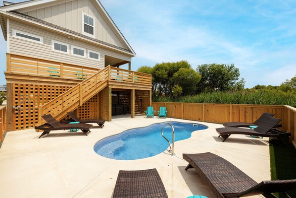 SNH174: Twisted Pelican | Pool Deck - Private Pool, Hot Tub