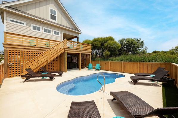 SNH174: Twisted Pelican | Pool Deck - Private Pool, Hot Tub