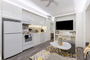 Open concept to cook and enjoy the space all as one