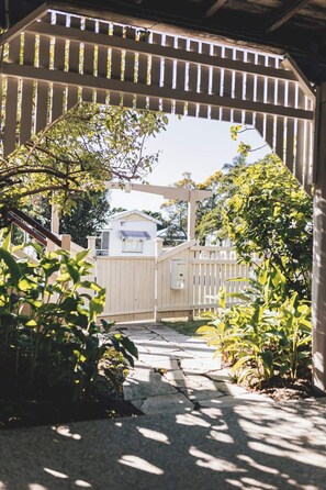 Cramb 2 bed, Welcoming entryway