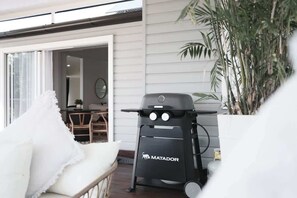 Omar Cottage, Outdoor BBQ