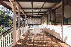 Cramb 4,2&2, Al Fresco dining area