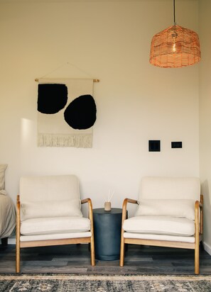 Bedroom details.