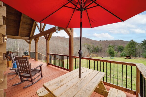 Todd Vacation Rental | 2BR | 1.5BA | Steps Required | 1,400 Sq Ft