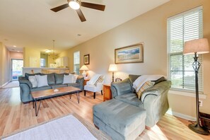 Living Room | Smart TV | Free WiFi