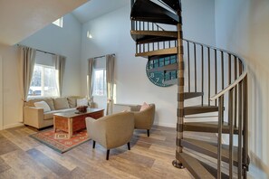 Living Room | Free WiFi | Gas Heat | 1st Floor