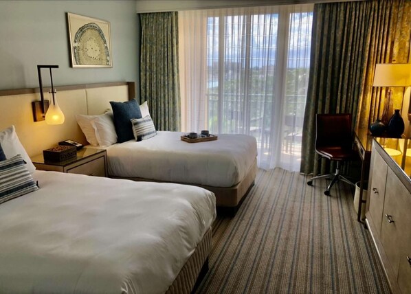 Bedroom with double bed