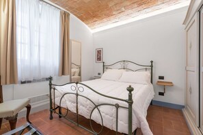 Autumn, Bedroom, Spring, Summer