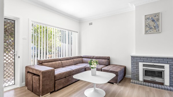 Living room 1