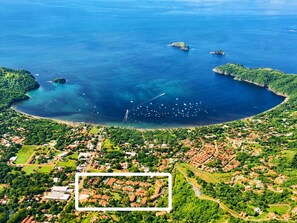 PACIFICO sits just off the main street in Coco with quick access to grocery stores, amazing restaurants, and beautiful beaches