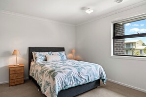 Comfortable Queen Bedroom