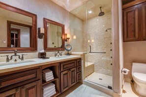 see-forever-cabin-131-28
