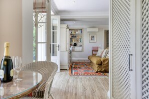 Solar Power French Country Cottage on Table Mountain 4