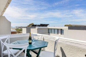 Backup-Powered Elegant Promenade Retreat 5