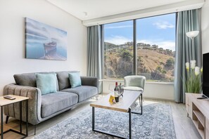 1212 Signal Hill Apartment 4