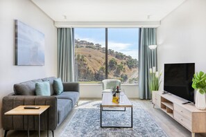 1212 Signal Hill Apartment 5