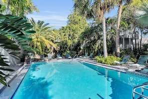 Fabulous shared pool just down the walkway.