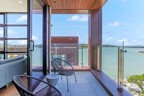 Enjoy the balcony with the stunning view over Catalina Bay.