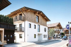 Außenseite Ferienhaus [Sommer]