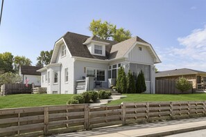 Private, fully fenced corner lot