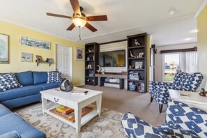 Furniture, Indoors, Living Room, Coffee Table, Table