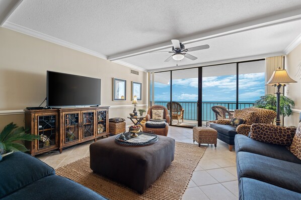 Gorgeous oceanview from the Living Room