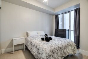 Relax in the comfy bedroom featuring hotel-quality sheets and duvets for a perfect night’s sleep.