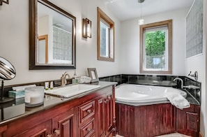 Master Bathroom Jacuzzi