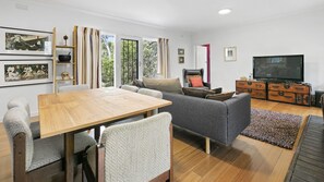 Dining area, seats six