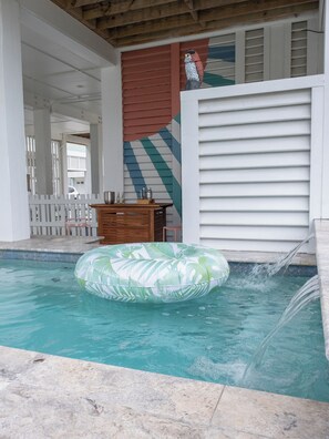 Relax in the pool!