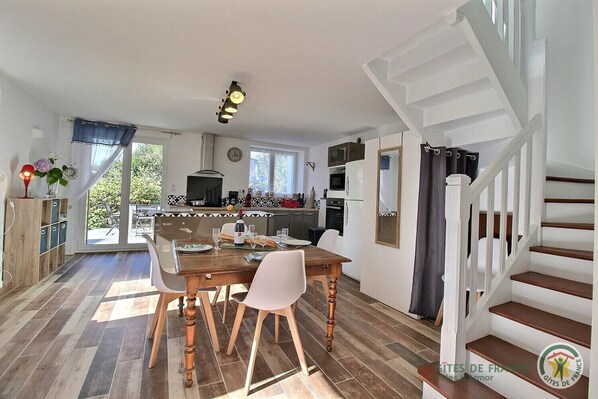 Photo 0