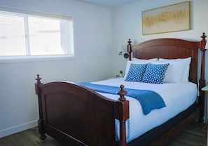 Queen Size Bed, Master Bedroom