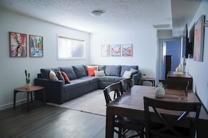 Family Room, Dinning Table