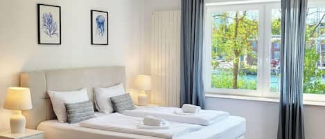 Blick in das Wohn- und Schlafzimmer