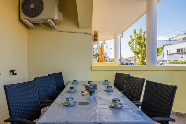 Outdoor dining