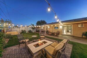 Our common area is a versatile space designed for shared activities and leisure. 
