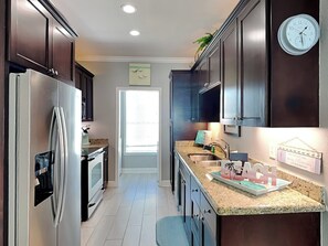 Full Size Kitchen