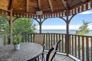 Gazebo Dining at Beach!