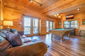 Lamp Post Lodge's game room
