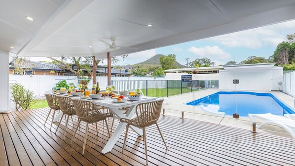 Outdoor dining
