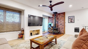 Screen, Indoors, Home Decor, Ceiling Fan, Furniture
